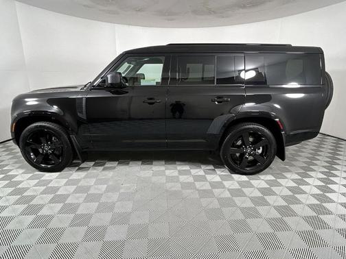 2025 Land Rover Defender P400 X-Dynamic SE