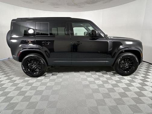 2025 Land Rover Defender P400 S