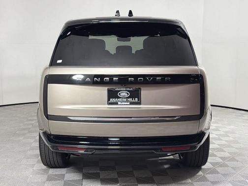 2026 Land Rover Range Rover P400 SE 7 Seat