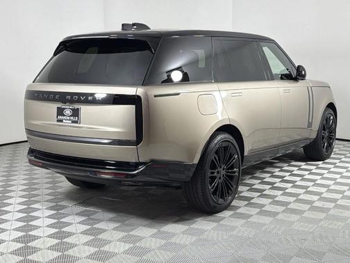 2026 Land Rover Range Rover P400 SE 7 Seat