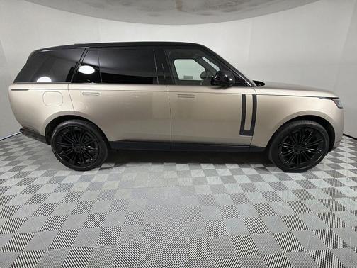 2026 Land Rover Range Rover P400 SE 7 Seat