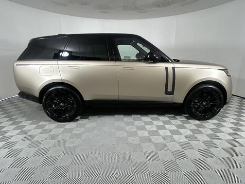 2025 Land Rover Range Rover P530 SE