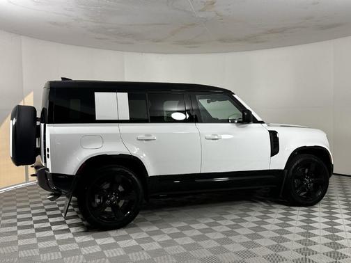 2025 Land Rover Defender P500 X-Dynamic SE