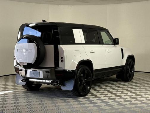 2025 Land Rover Defender P500 X-Dynamic SE