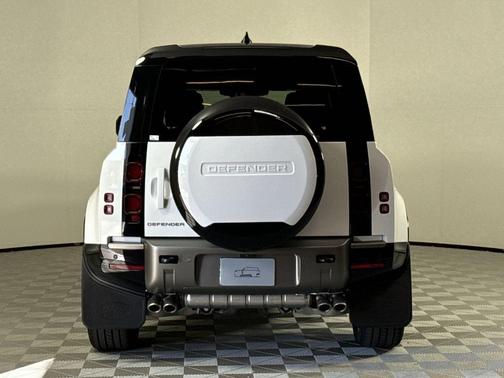 2025 Land Rover Defender P500 X-Dynamic SE