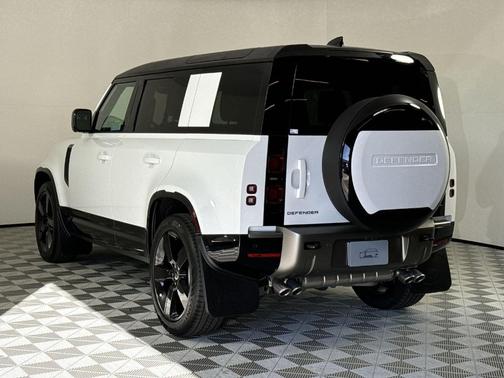 2025 Land Rover Defender P500 X-Dynamic SE
