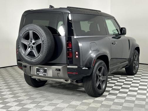 2025 Land Rover Defender P400 X-Dynamic SE