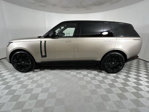 2025 Land Rover Range Rover P400 SE 7 Seat