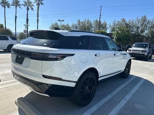 Fuji White 2026 Land Rover Range Rover Velar P400 Dynamic SE