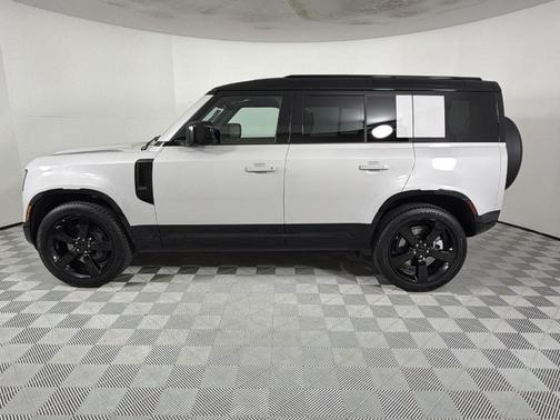 2026 Land Rover Defender P400 X-Dynamic SE