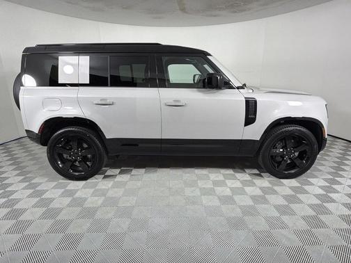 2026 Land Rover Defender P400 X-Dynamic SE