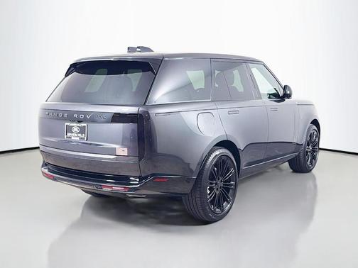 Carpathian Grey 2026 Land Rover Range Rover P400 SE