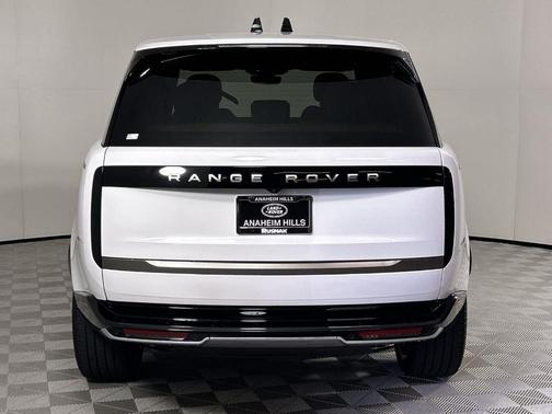 2025 Land Rover Range Rover P400 SE