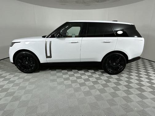 2025 Land Rover Range Rover P400 SE