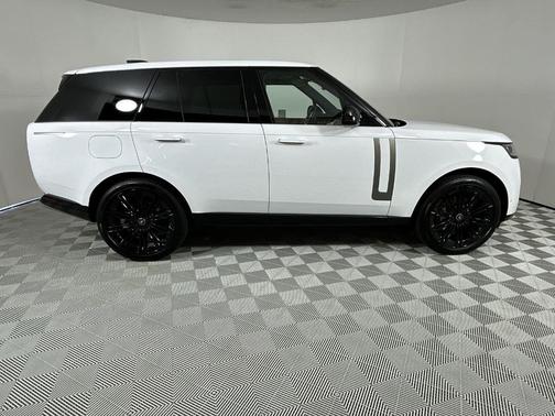 2025 Land Rover Range Rover P400 SE