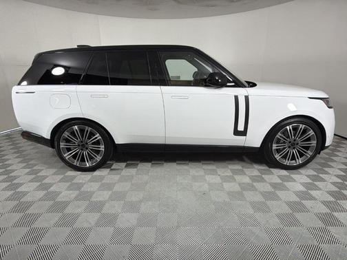 2026 Land Rover Range Rover P400 SE