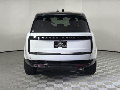 2026 Land Rover Range Rover SE