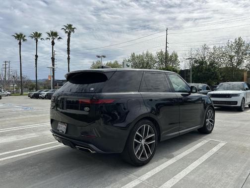 2023 Land Rover Range Rover Sport SE