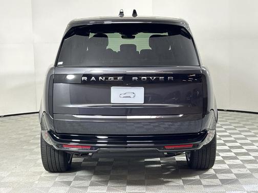 2025 Land Rover Range Rover P530 SE 7 Seat