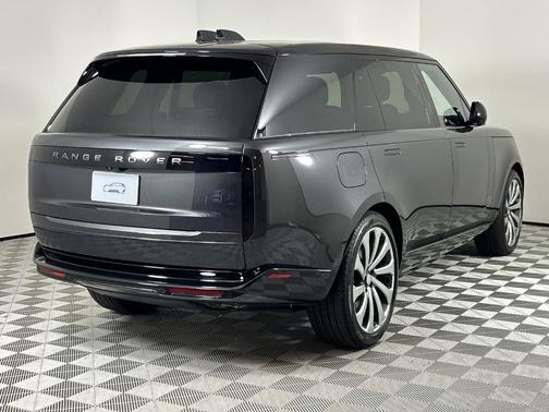 2025 Land Rover Range Rover P530 SE 7 Seat
