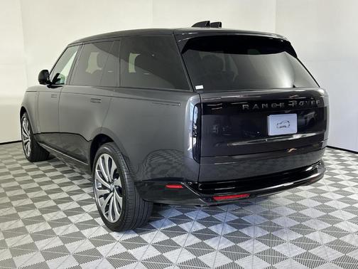 2025 Land Rover Range Rover P530 SE 7 Seat