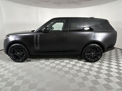 2025 Land Rover Range Rover P400 SE