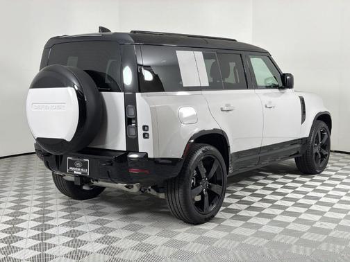 2026 Land Rover Defender P400 X-Dynamic SE