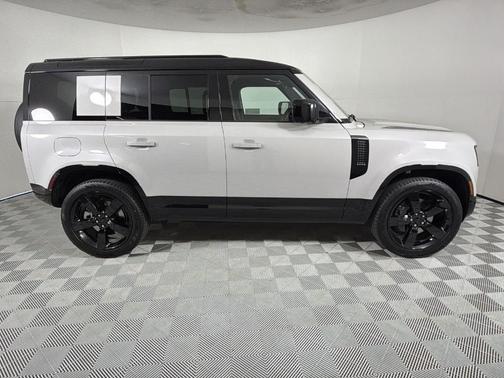 2026 Land Rover Defender P400 X-Dynamic SE