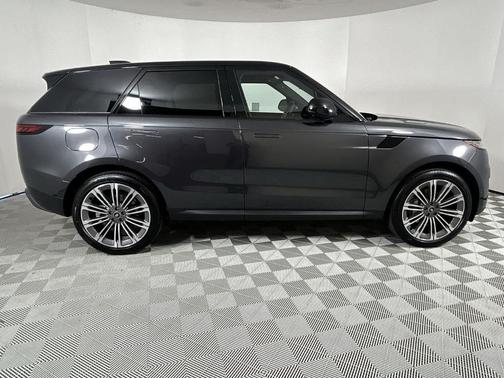 2025 Land Rover Range Rover Sport P360 SE