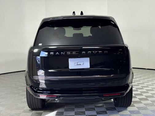 2025 Land Rover Range Rover P530 SE