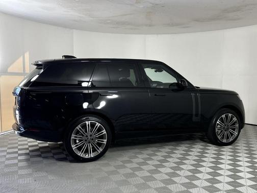 2025 Land Rover Range Rover P530 SE