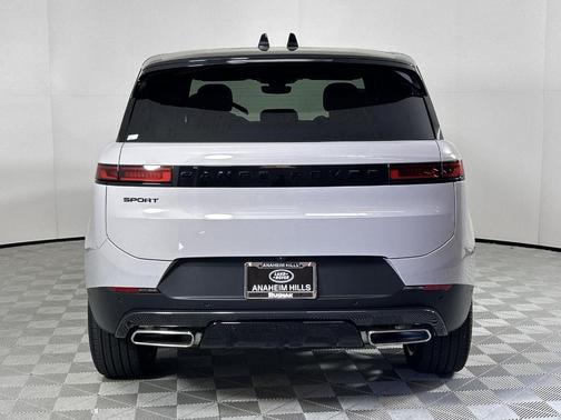 2025 Land Rover Range Rover Sport P360 SE
