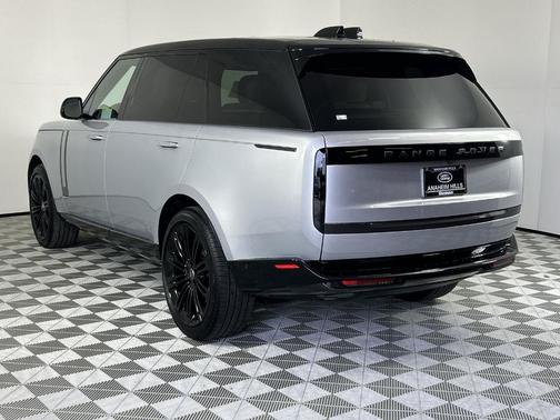 2025 Land Rover Range Rover P400 SE 7 Seat