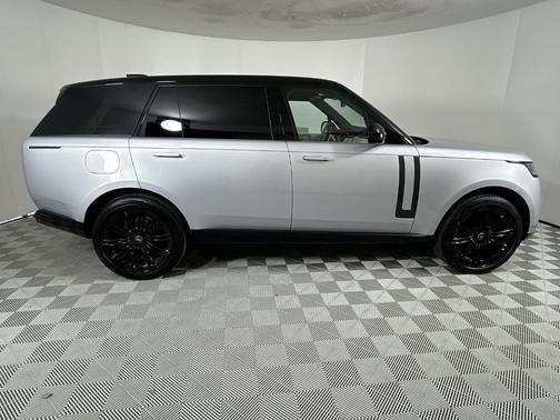 2025 Land Rover Range Rover P400 SE 7 Seat