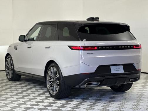 2025 Land Rover Range Rover Sport P360 SE