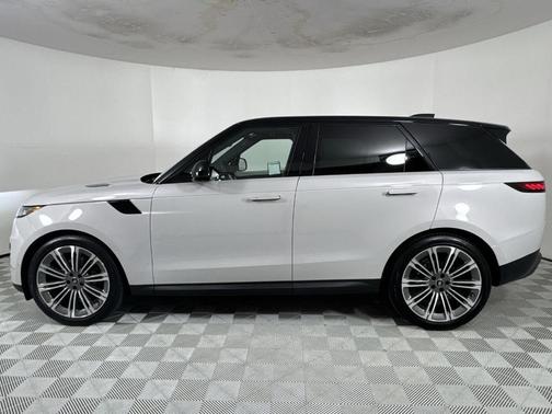 2025 Land Rover Range Rover Sport P360 SE
