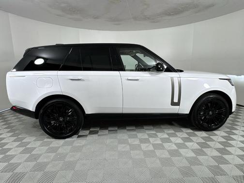 2025 Land Rover Range Rover P530 SE