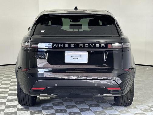 2026 Land Rover Range Rover Velar Dynamic SE
