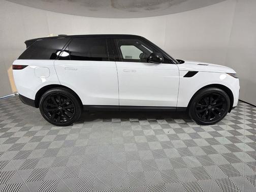 2025 Land Rover Range Rover Sport P360 SE