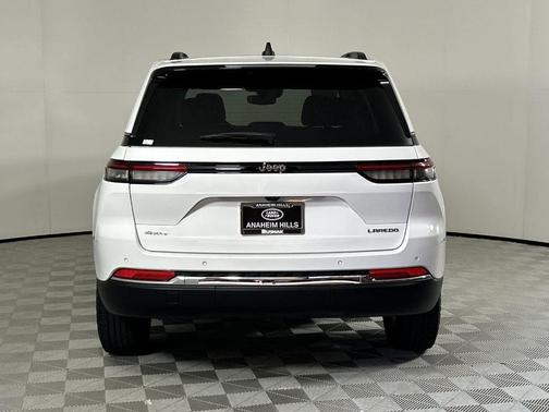 2023 Jeep Grand Cherokee Laredo