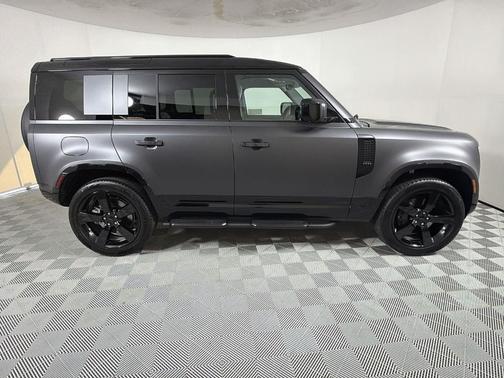 2026 Land Rover Defender 110 X-Dynamic SE