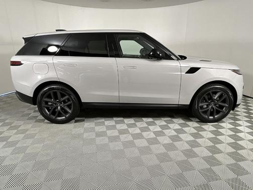 2025 Land Rover Range Rover Sport P360 SE
