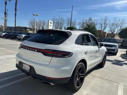 2021 Porsche Macan Base