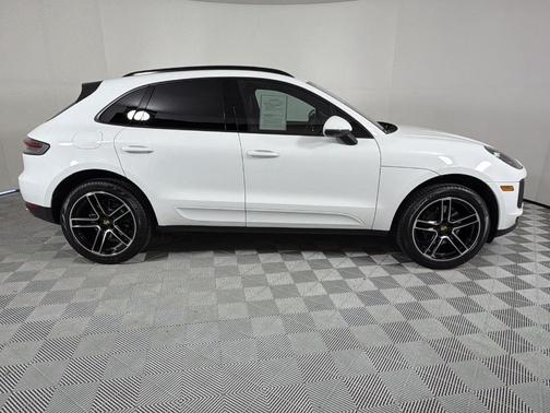 2021 Porsche Macan Base
