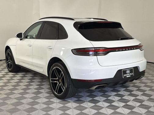 2021 Porsche Macan Base