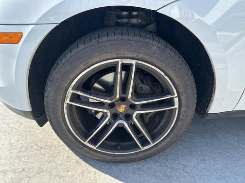 2021 Porsche Macan Base