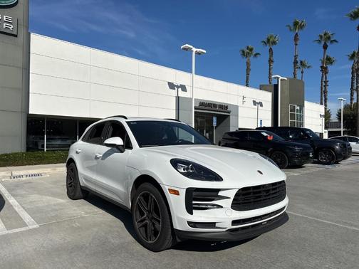 2021 Porsche Macan Base