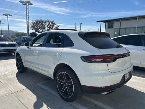 2021 Porsche Macan Base