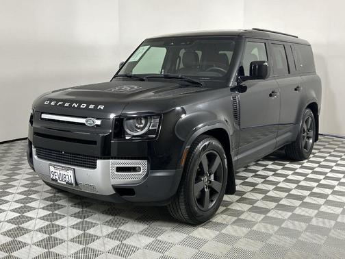 2023 Land Rover Defender SE