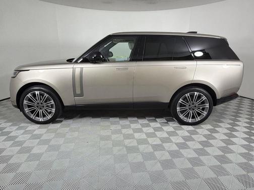 2025 Land Rover Range Rover P530 SE